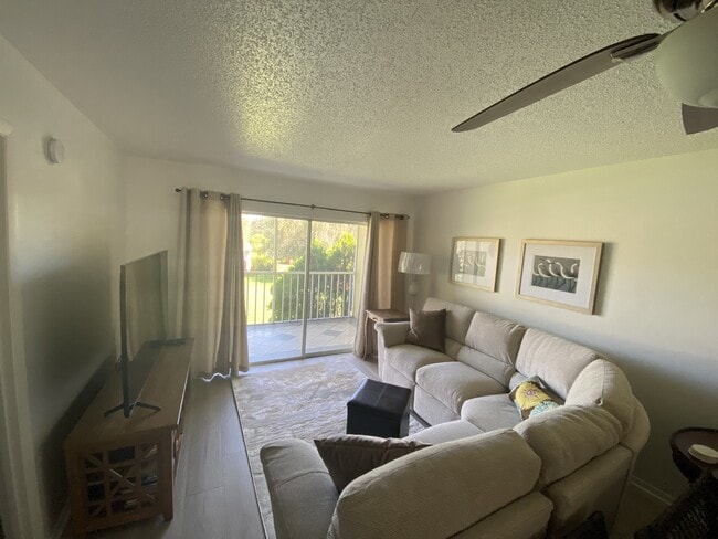 944 Capri Isles Blvd