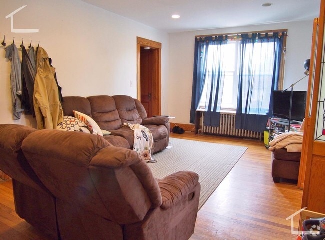 Building Photo - 27 S Crescent Circuit Rental