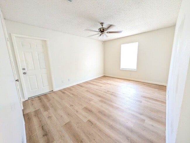 Photo - 6221-6223 Sandlin - B&amp;B Unit 6223