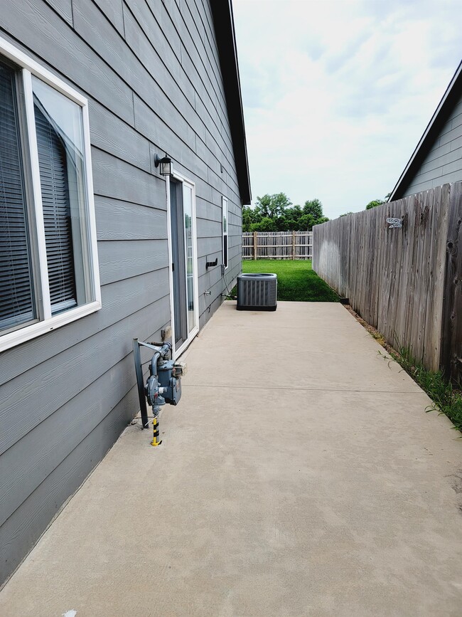 Photo - 1318 N Curtis Ct