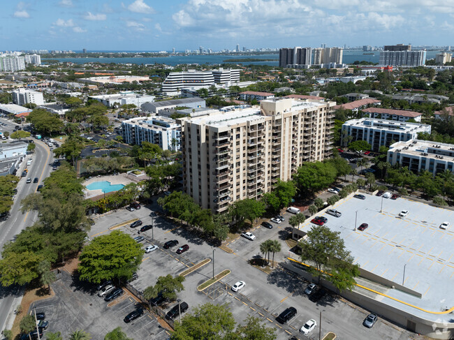 1470 NE 123rd St - Greenwich Condominiums