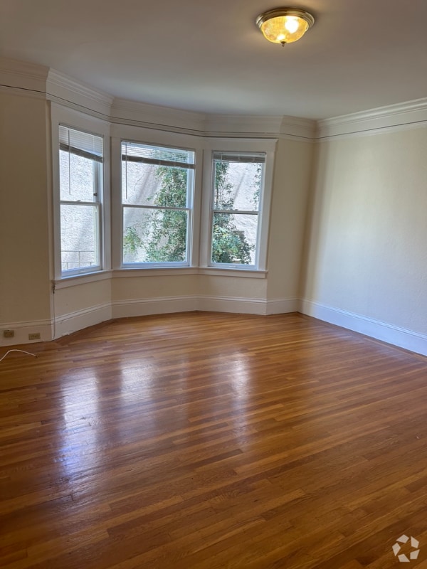 Building Photo - 2020 Franklin St Rental