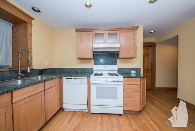 Photo - 2611 N Sawyer Ave Unit 2