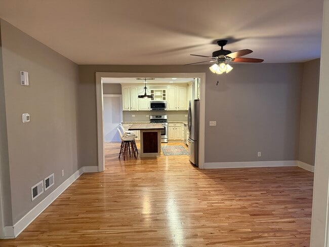 Photo - 42W546 IL-64