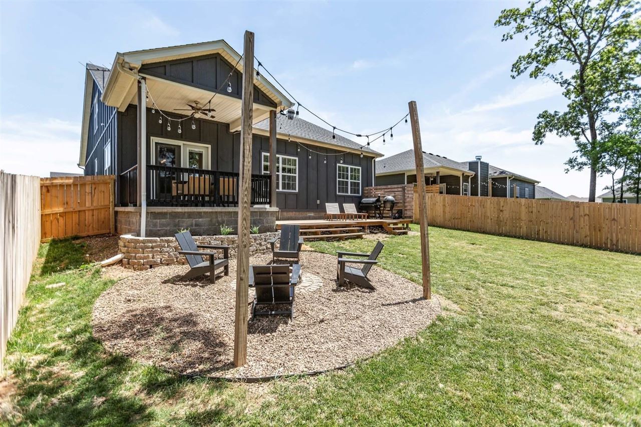 Photo - 764 Red Maple St