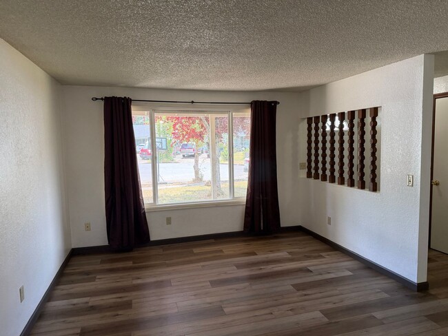 Photo - 3 bedroom 2 bath house in Thurston!