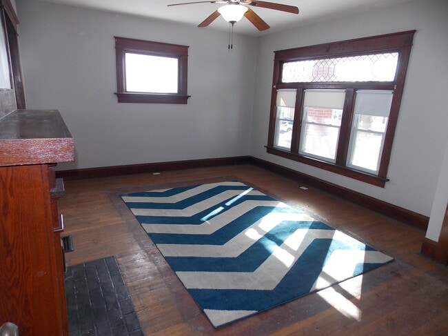 Building Photo - 3611 Maple St Unit 1st floor