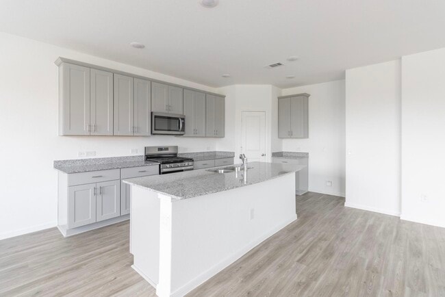 Photo - 1052 Greenshank Dr