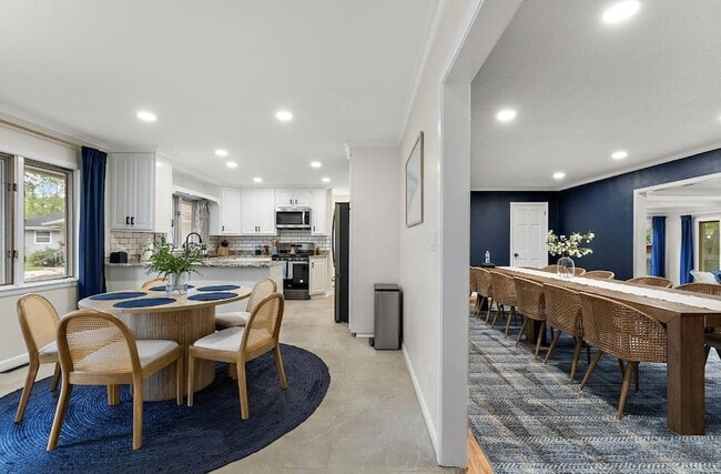 Building Photo - 1424 Vista Ln SW