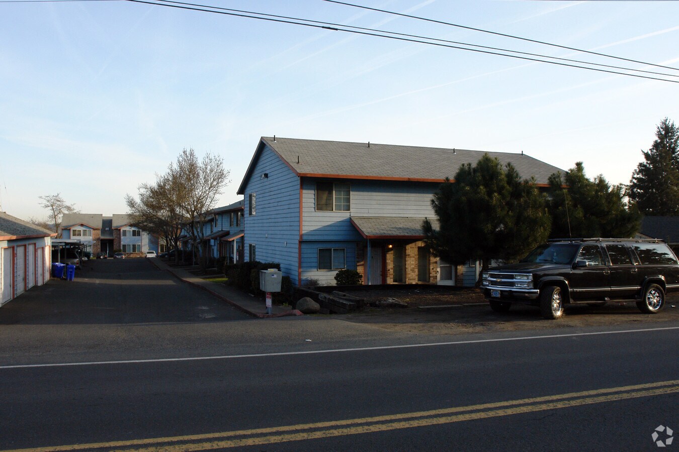 Maple Place Apartments - Maple Place Apartments