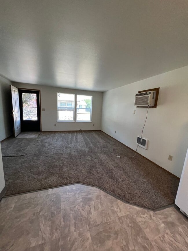 Photo - d1317 Unit 1317-B