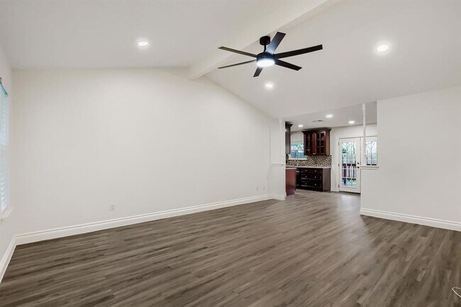 Photo - 12100 Clickett Cove