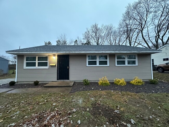 Building Photo - 911 Southmoor Dr