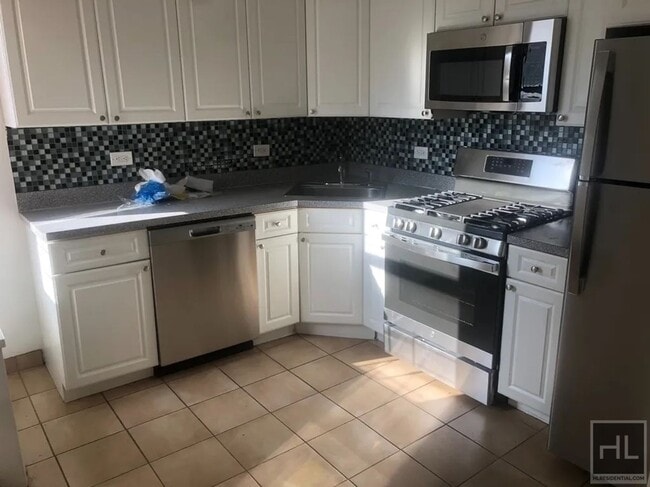 Building Photo - GRAND CONCOURSE Rental