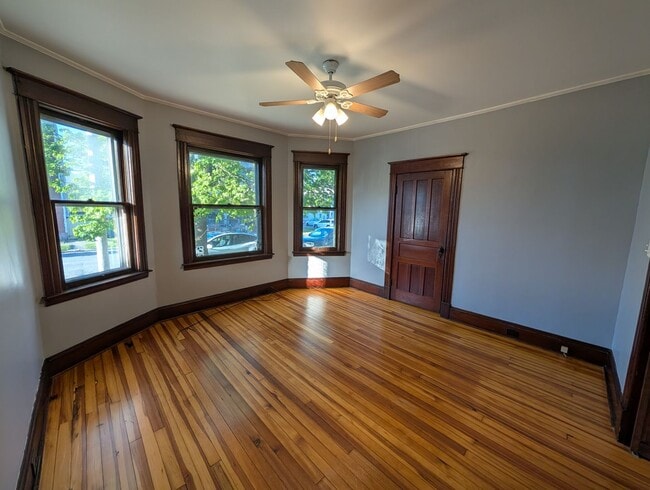 Building Photo - 60 McElwain Ave Unit 1