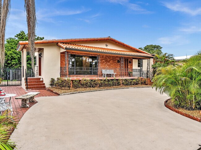 Photo - 8020 SW 19th St