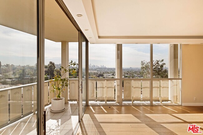 Photo - 4411 Los Feliz Blvd Unit 907