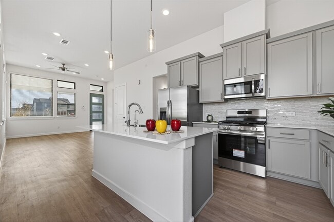 Photo - 1213 Mercantile St