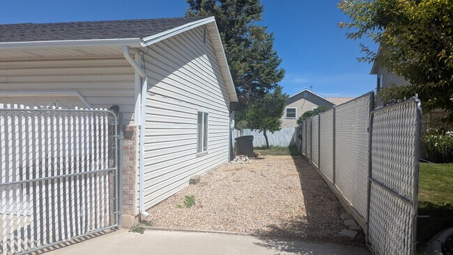 1188 W 1700 N