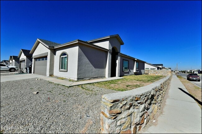 Photo - 14945 Tierra Escape Ave