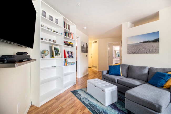 Photo - 2221 S Huron Pkwy Unit 2