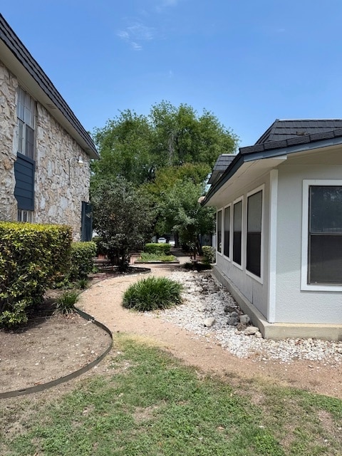 Courtyard - Wilshire Woods