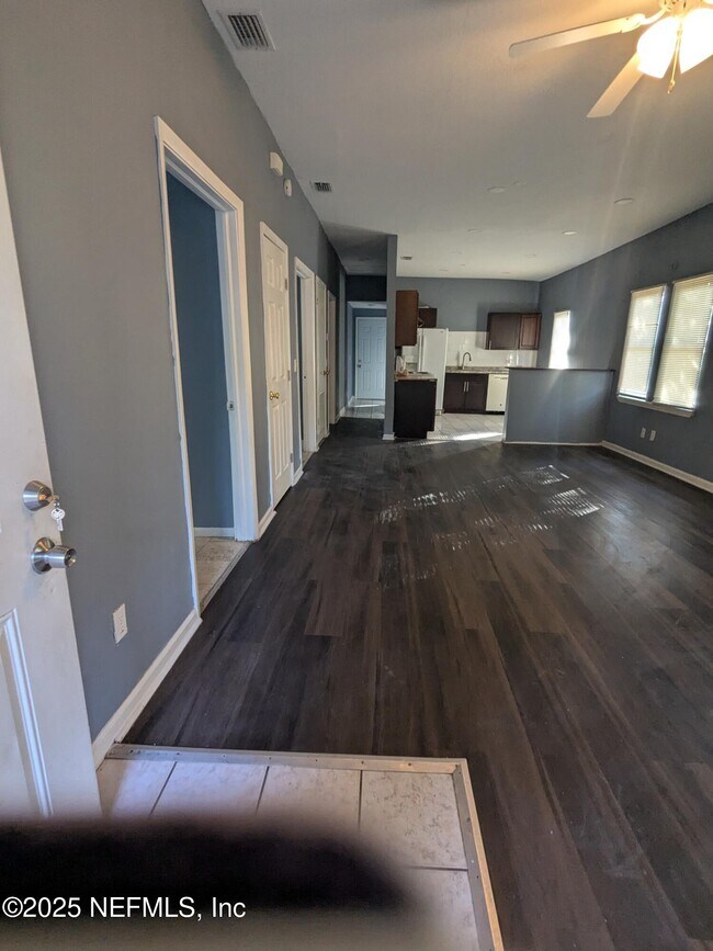 Photo - 1568 Ella St House