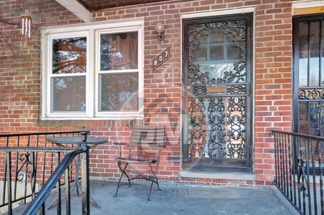 Photo - 807 Montpelier St