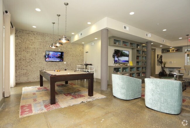 clubroom - Collier Trailside