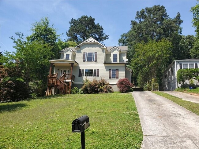 Photo - 1084 Country Ln NE