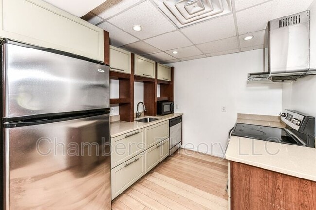 Building Photo - 1750 T St NW Unit A