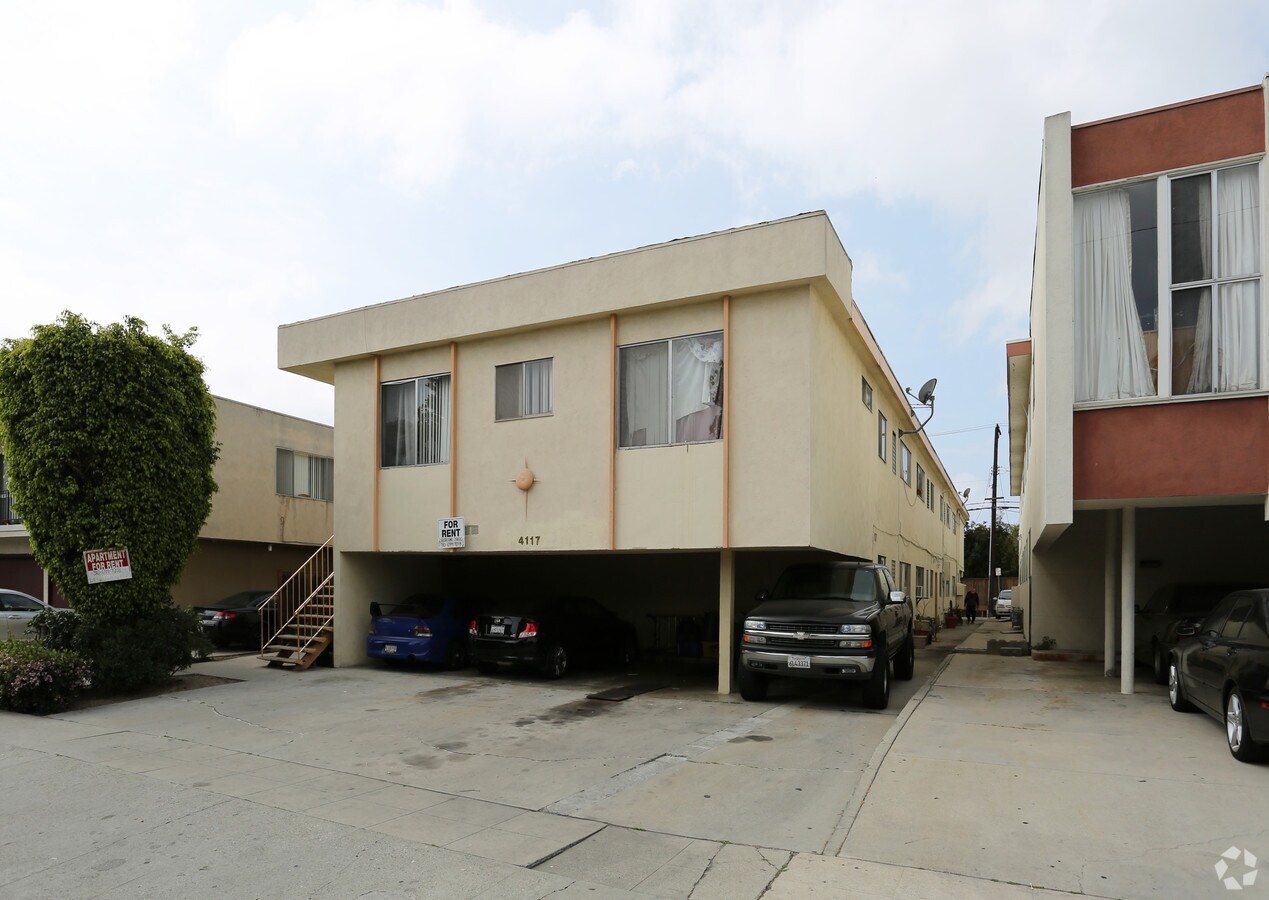 Photo - 4117 Mclaughlin Ave Apartments