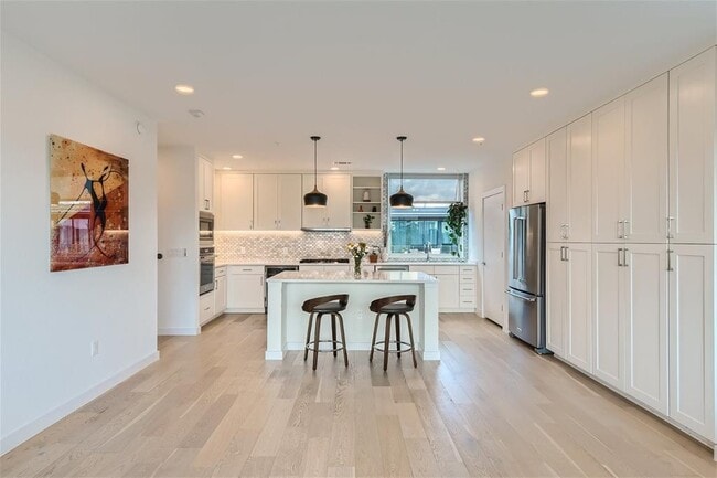 Photo - 900 S 1st St Unit 421