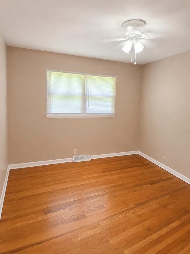 Photo - 263 Williams Cir