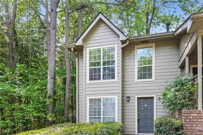 Building Photo - 201 Lenox Way NE