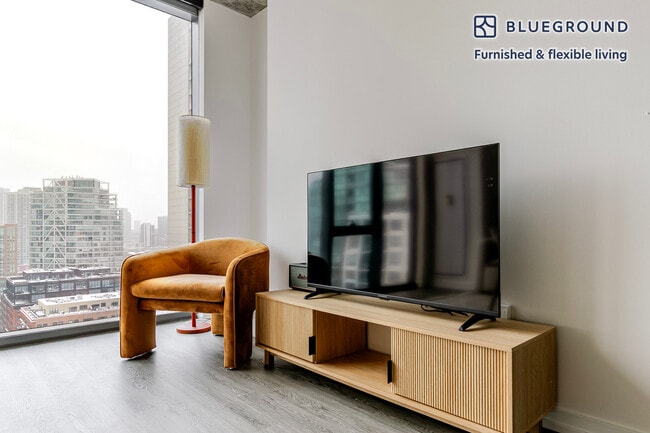 Photo - 460 W Chicago Ave Unit FL20-ID1352