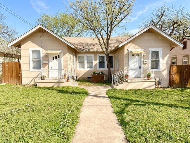 Photo - *COMING SOON* Charming Duplex with Fenced Yard – Minutes from St. Philip's College!