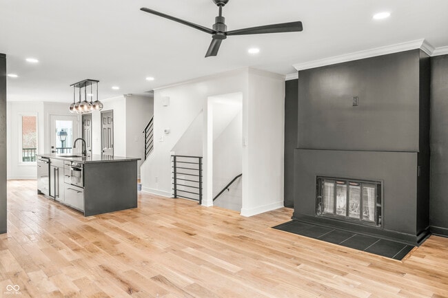 Photo - 512 Lockerbie Cir N