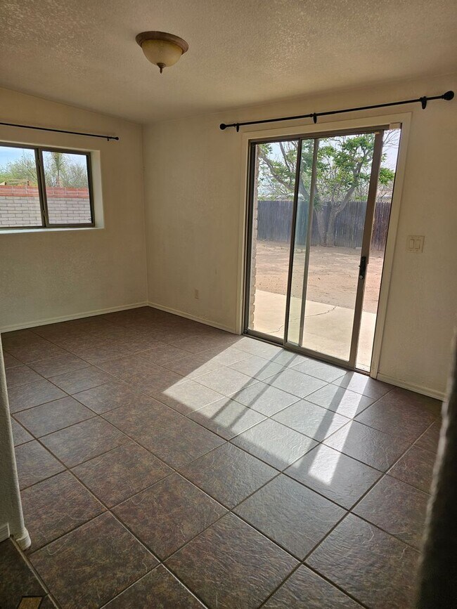 Photo - 5018 E Evergreen Dr