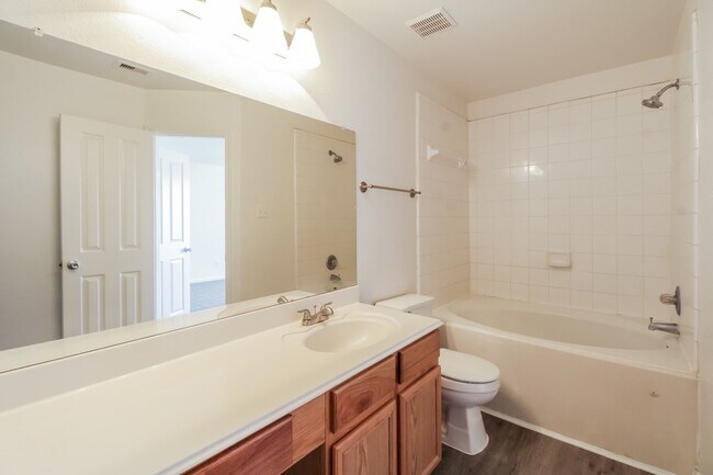 Photo - 7803 Cypress Edge Dr