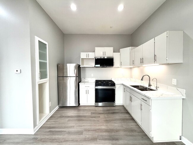 Photo - Cozy, perfectly located 2 bedroom unit in San Diego!