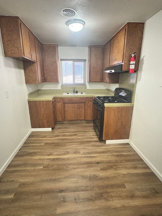 Photo - 2 Bedroom, 1 Bath with Garage near Hospital.