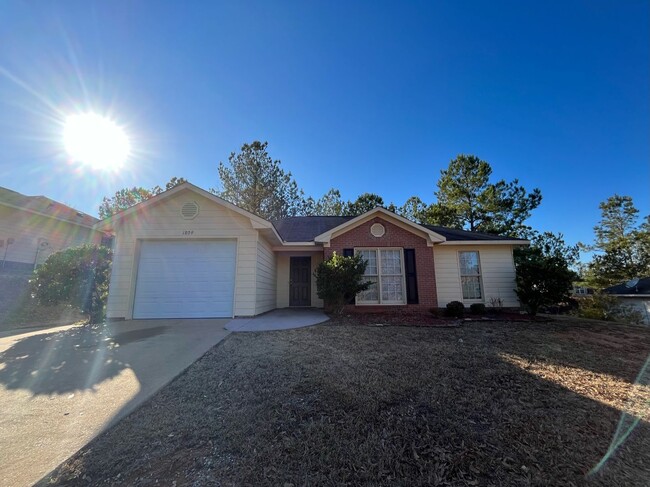 Welcome to this charming 3-bedroom, 2-bath... - Welcome to this charming 3-bedroom, 2-bath... Casa