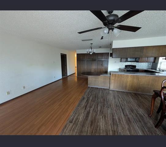 Photo - 2604 Peppertree Pl