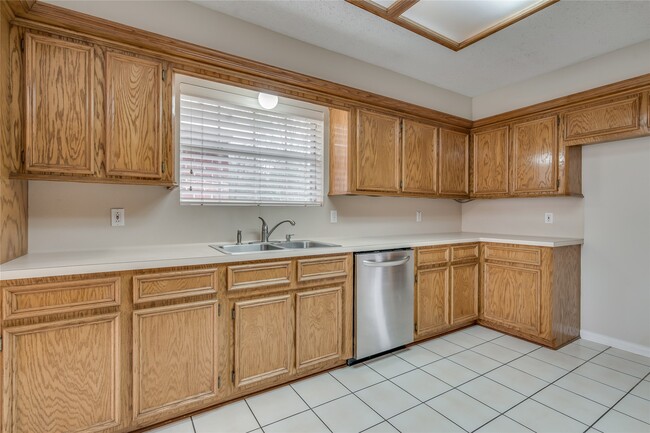 Photo - 2460 Pebblebrook Cir