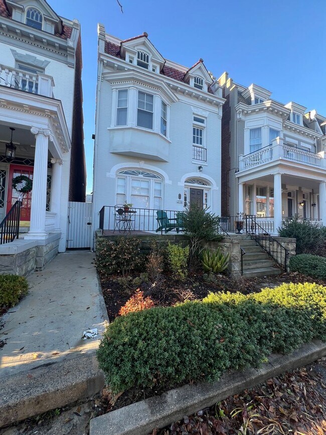 Photo - 2711 W Grace St Unit Apt. 02