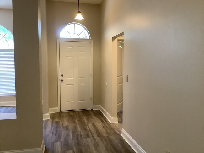 Photo - 240 Honeysuckle Way