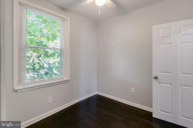 Photo - 1921 S Norwood St