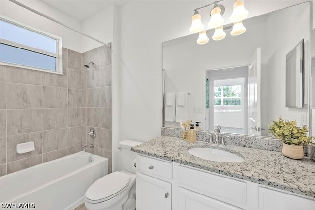 Photo - 2127 Hamlin St