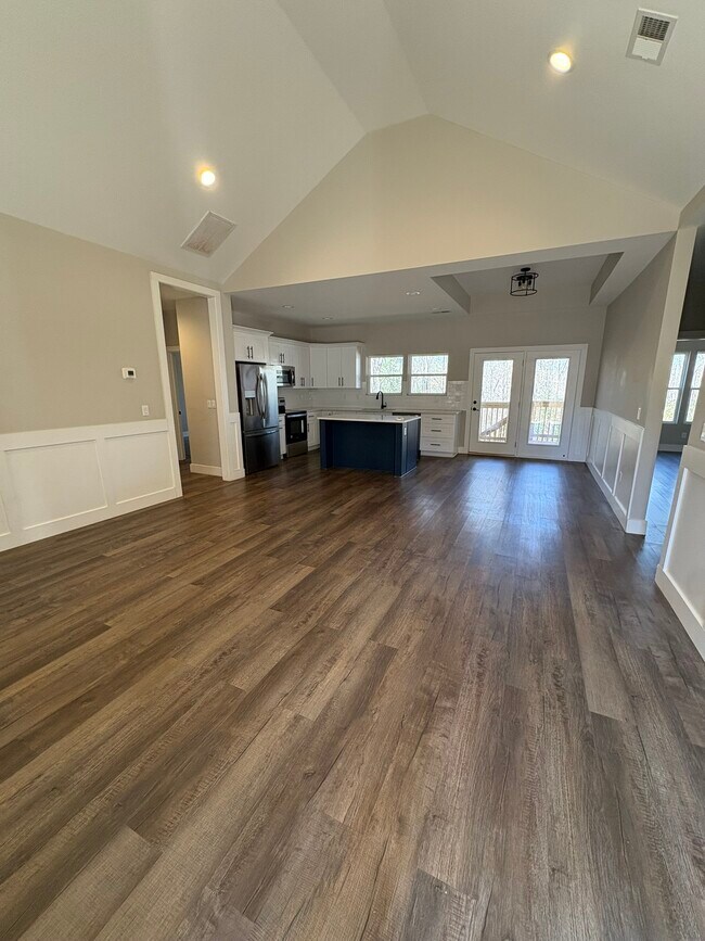 Photo - 208 Anchor Rd